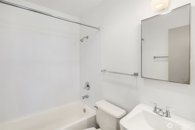 2233 NE 46th Street, Seattle, WA 98105