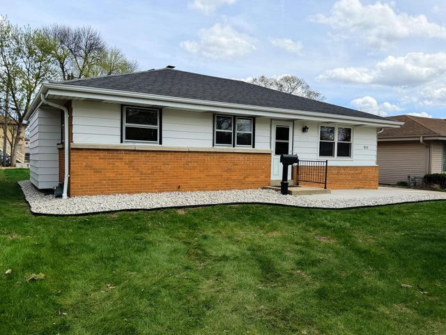 8218 W Potomac AVENUE, Milwaukee, WI 53218