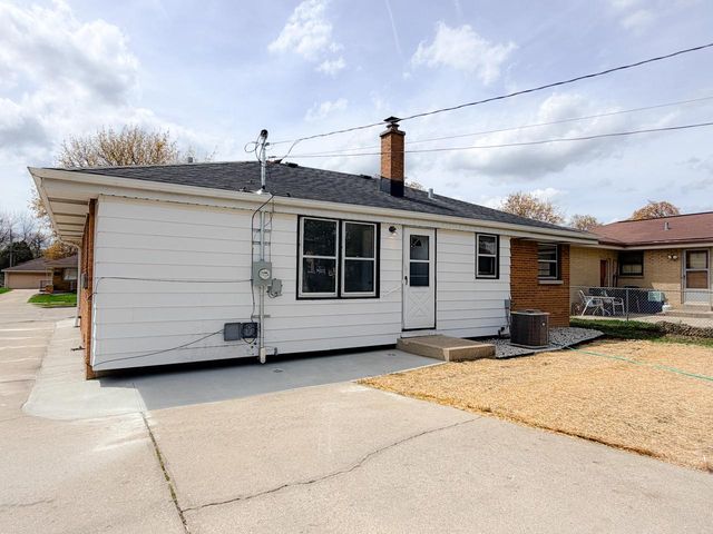8218 W Potomac AVENUE, Milwaukee, WI 53218