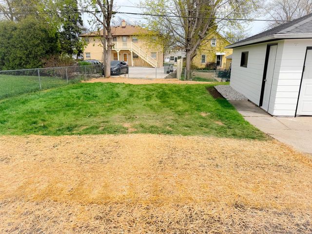 8218 W Potomac AVENUE, Milwaukee, WI 53218
