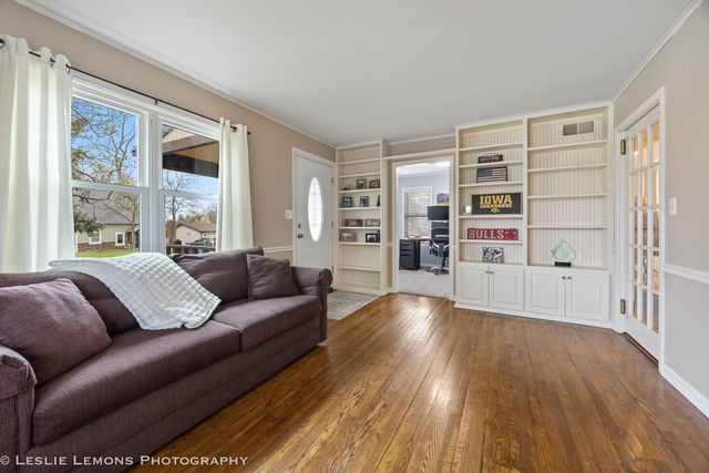 221 69th Street, Darien, IL 60561