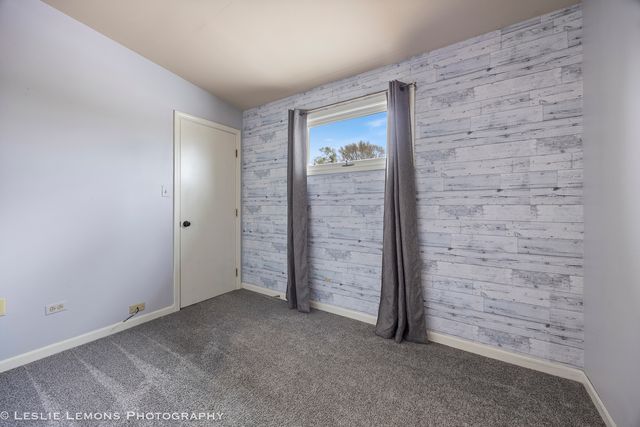 221 69th Street, Darien, IL 60561