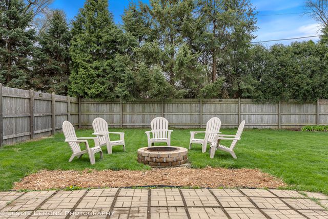 221 69th Street, Darien, IL 60561