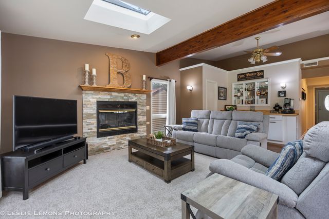 221 69th Street, Darien, IL 60561