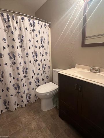 2705 Windy Crossing, Winston-salem, NC 27127
