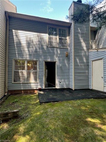 2705 Windy Crossing, Winston-salem, NC 27127