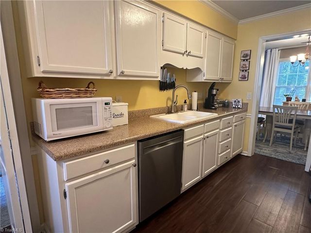 2705 Windy Crossing, Winston-salem, NC 27127