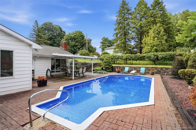 8 Boulder Road, Newburgh, NY 12550