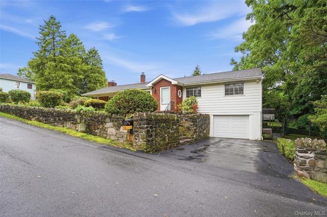 8 Boulder Road, Newburgh, NY 12550