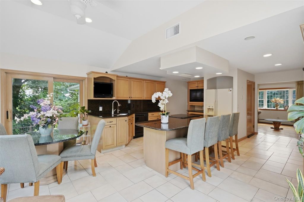 8 Boulder Road, Newburgh, NY 12550 — photo 5