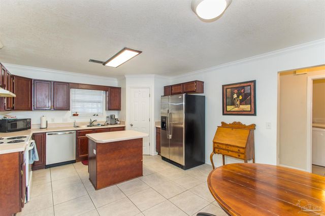 5012 Cassia Dr, Pensacola, FL 32506