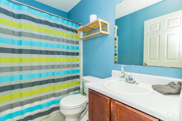 5012 Cassia Dr, Pensacola, FL 32506