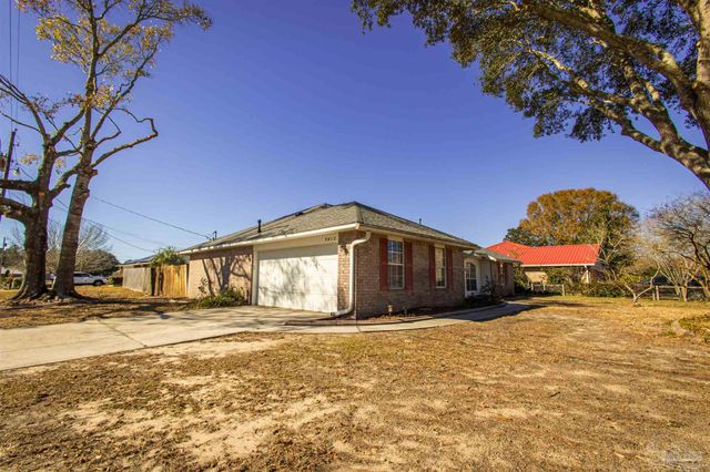 5012 Cassia Dr, Pensacola, FL 32506
