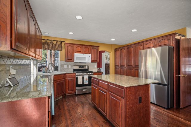 17615 N Kimberly Rd, Colbert, WA 99005