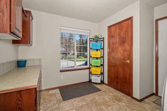 17615 N Kimberly Rd, Colbert, WA 99005