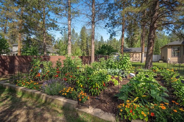 17615 N Kimberly Rd, Colbert, WA 99005