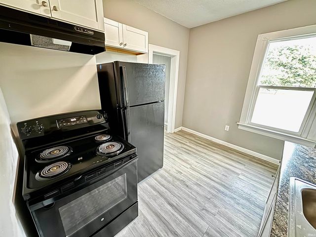 327 Ridgeway Avenue, Evansville, IN 47713