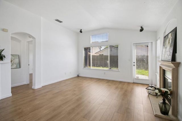 9705 Anton Oaks Way, Elk Grove, CA 95624