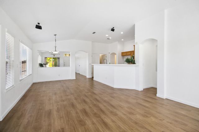 9705 Anton Oaks Way, Elk Grove, CA 95624
