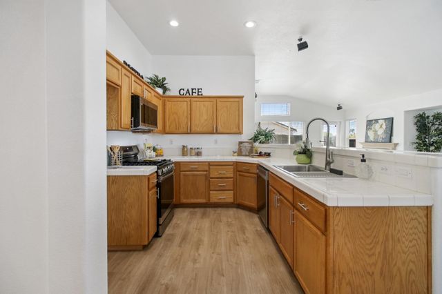 9705 Anton Oaks Way, Elk Grove, CA 95624