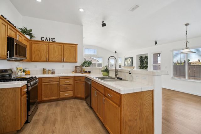 9705 Anton Oaks Way, Elk Grove, CA 95624