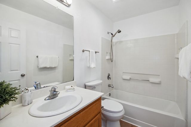 9705 Anton Oaks Way, Elk Grove, CA 95624