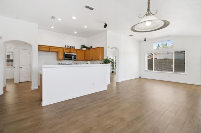 9705 Anton Oaks Way, Elk Grove, CA 95624