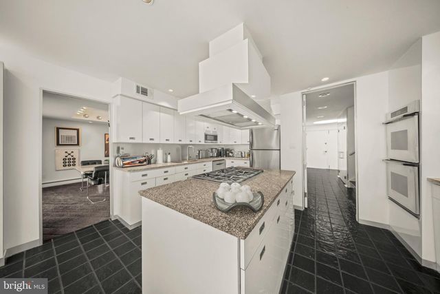 3809 MIDVALE LN, Huntingdon Valley, PA 19006