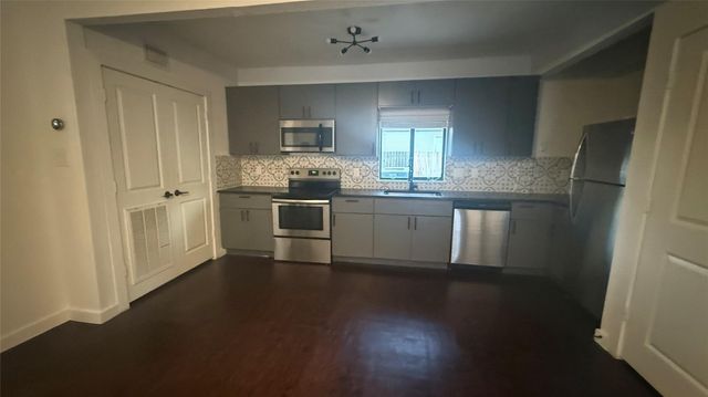 2300 Stanford Street D, Houston, TX 77006