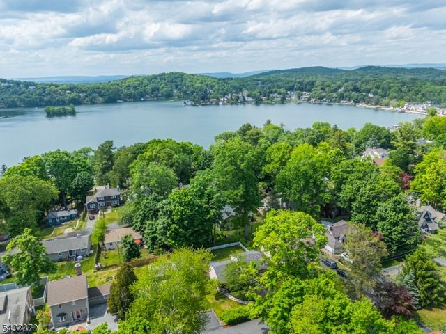 26 Lakeview Rd, Sparta Twp., NJ 07871