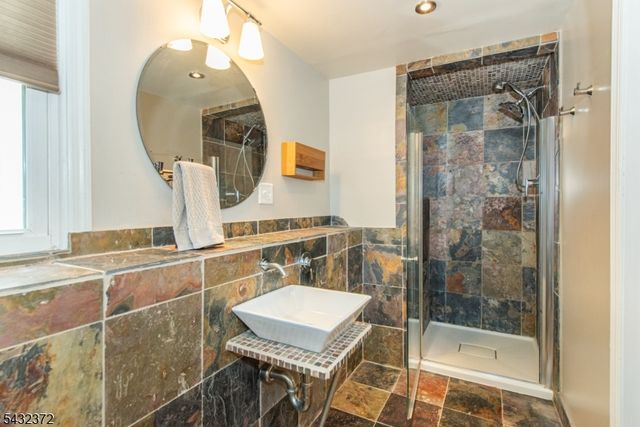 26 Lakeview Rd, Sparta Twp., NJ 07871
