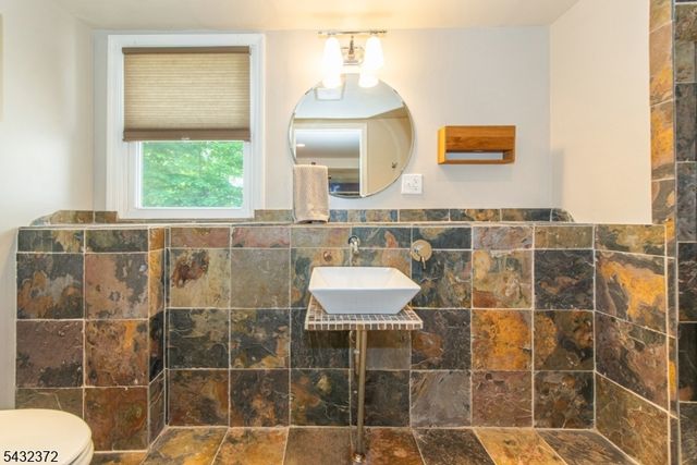 26 Lakeview Rd, Sparta Twp., NJ 07871