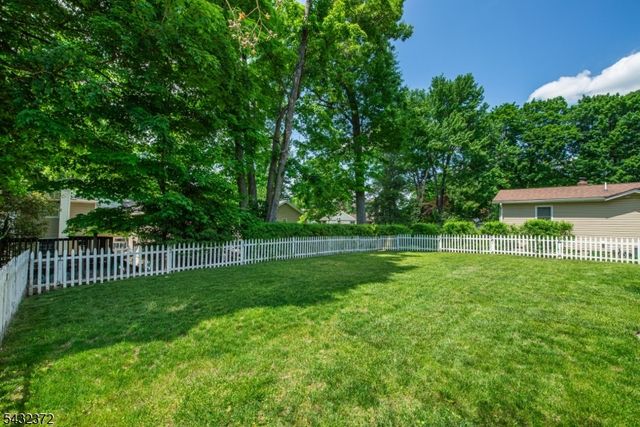 26 Lakeview Rd, Sparta Twp., NJ 07871