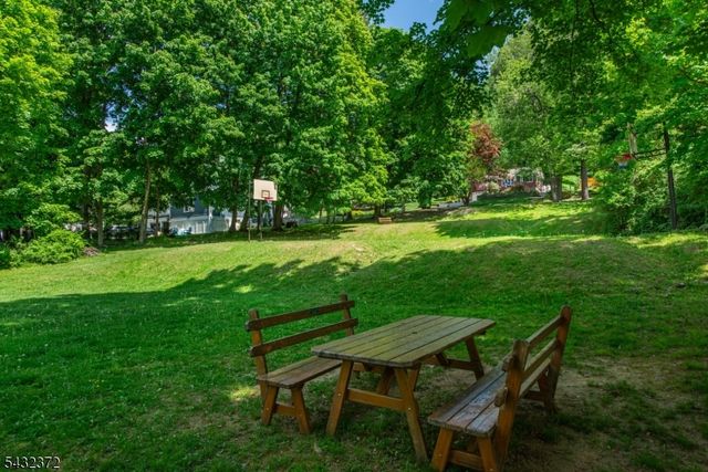 26 Lakeview Rd, Sparta Twp., NJ 07871