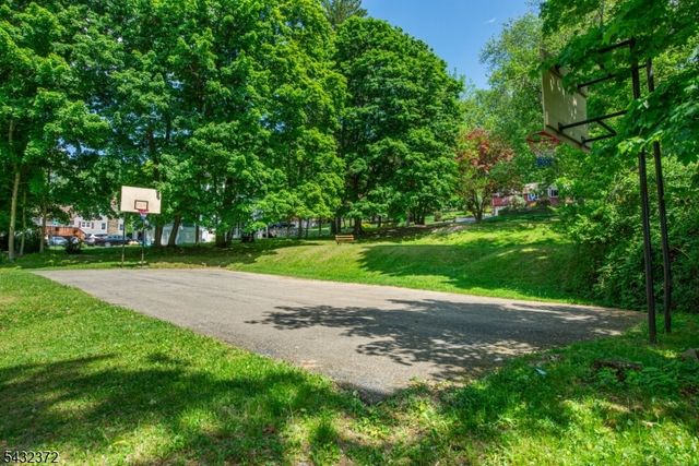 26 Lakeview Rd, Sparta Twp., NJ 07871