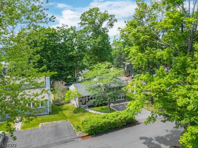 26 Lakeview Rd, Sparta Twp., NJ 07871