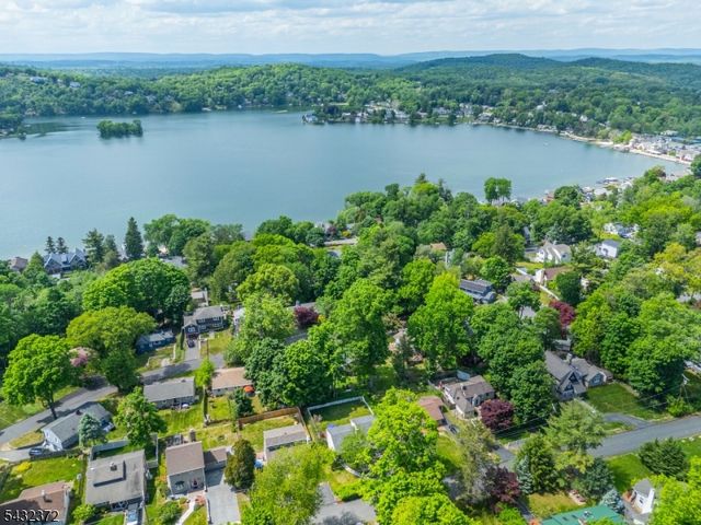 26 Lakeview Rd, Sparta Twp., NJ 07871
