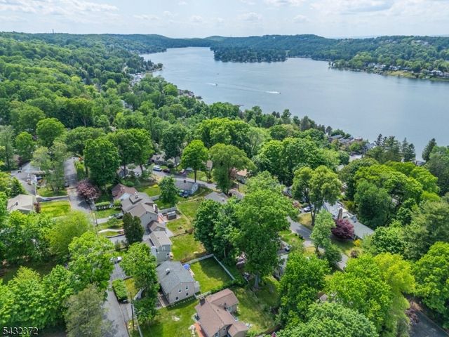 26 Lakeview Rd, Sparta Twp., NJ 07871