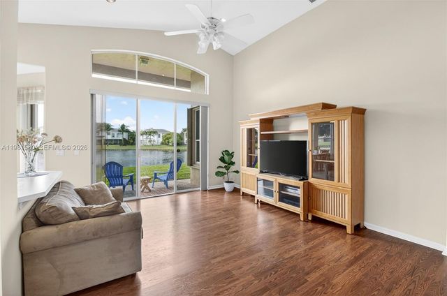 6595 Jackie Way, Lake Worth, FL 33467