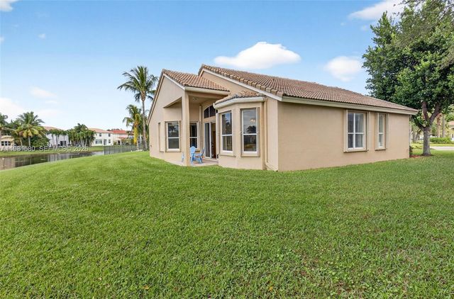 6595 Jackie Way, Lake Worth, FL 33467