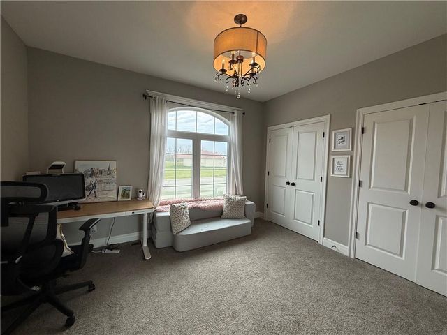 21004 E 37th Terrace S, Independence, MO 64057