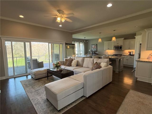 21004 E 37th Terrace S, Independence, MO 64057