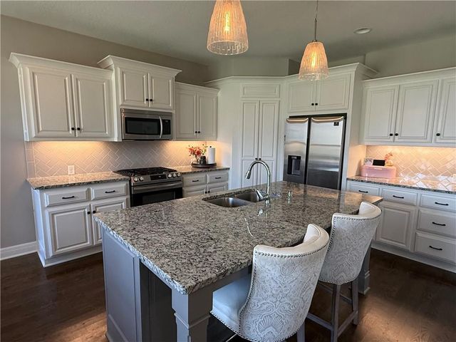 21004 E 37th Terrace S, Independence, MO 64057