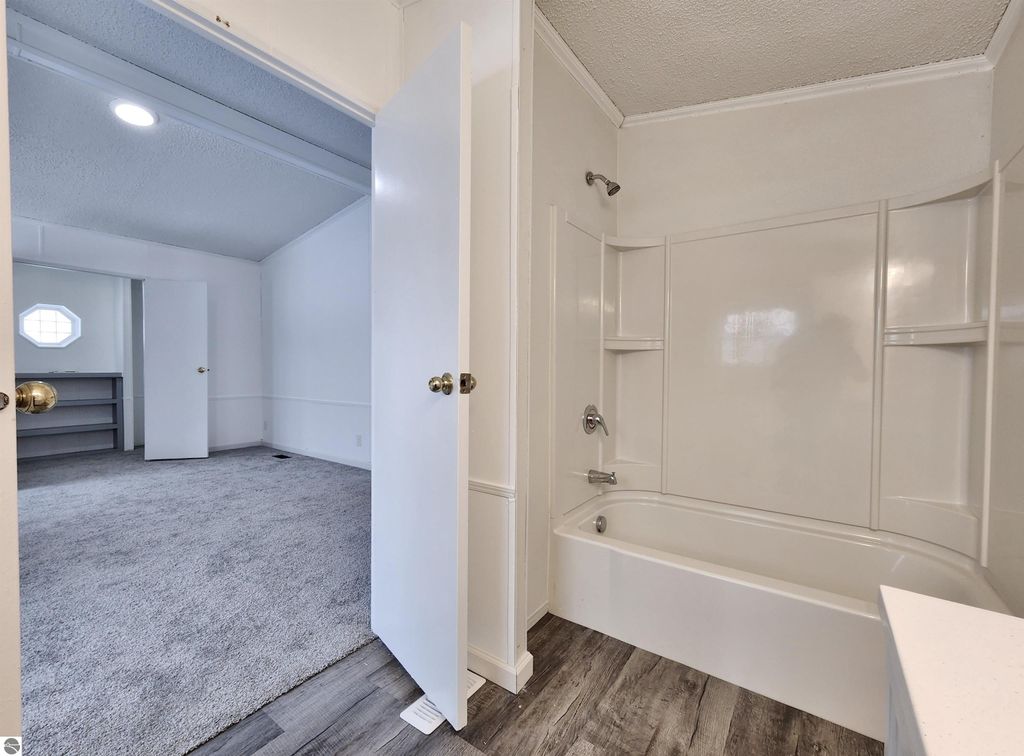 Image 14 of property listing at 2171 Betty Lane, Mt Pleasant, MI 48858