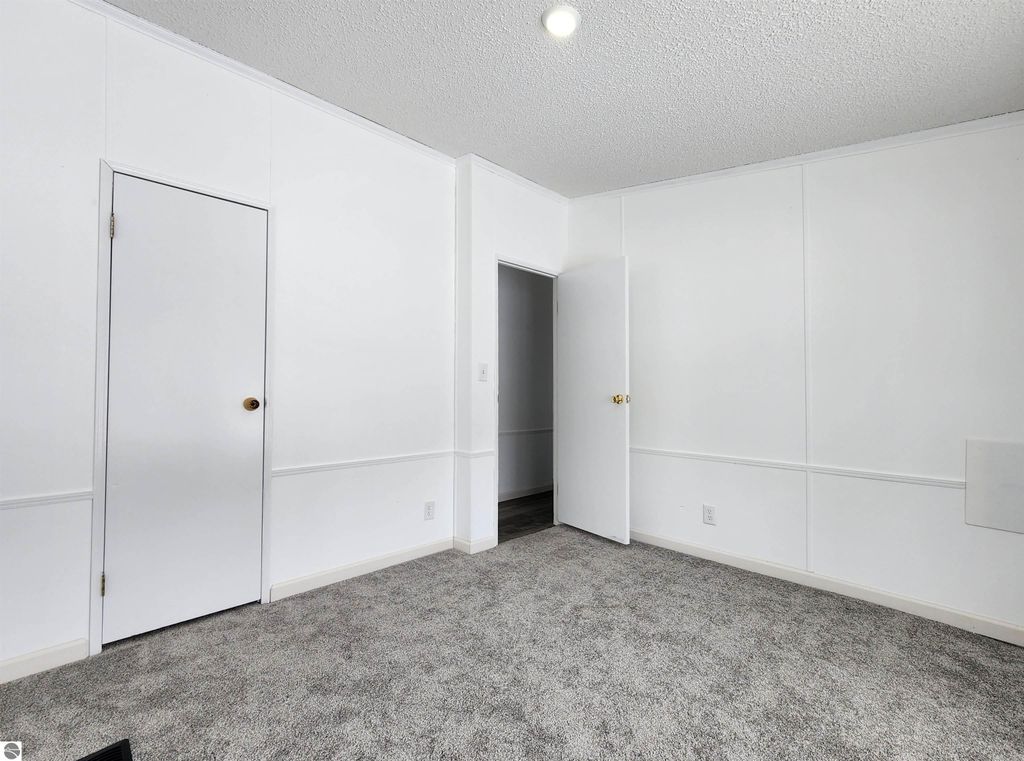 Image 17 of property listing at 2171 Betty Lane, Mt Pleasant, MI 48858