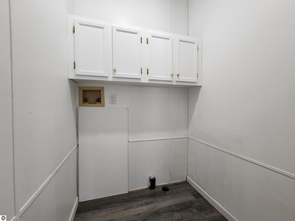 Image 23 of property listing at 2171 Betty Lane, Mt Pleasant, MI 48858