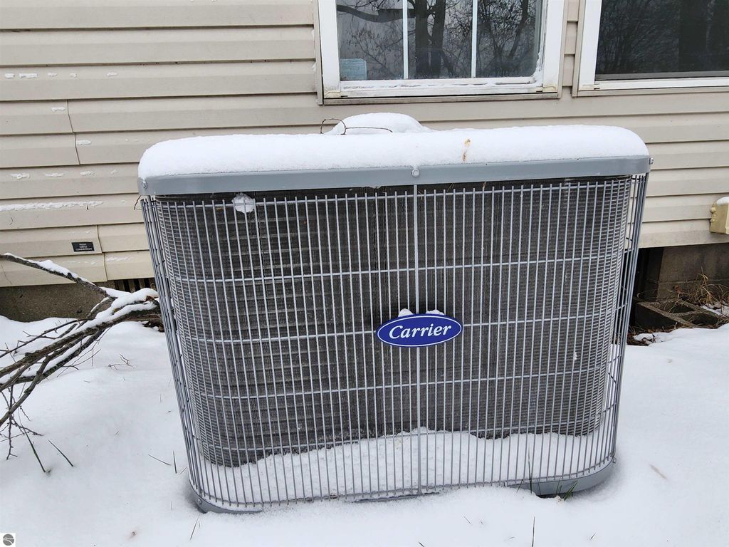 Image 25 of property listing at 2171 Betty Lane, Mt Pleasant, MI 48858