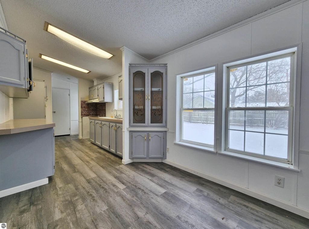 Image 6 of property listing at 2171 Betty Lane, Mt Pleasant, MI 48858