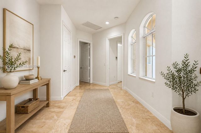 996 Sanibel Dr, Hollywood, FL 33019