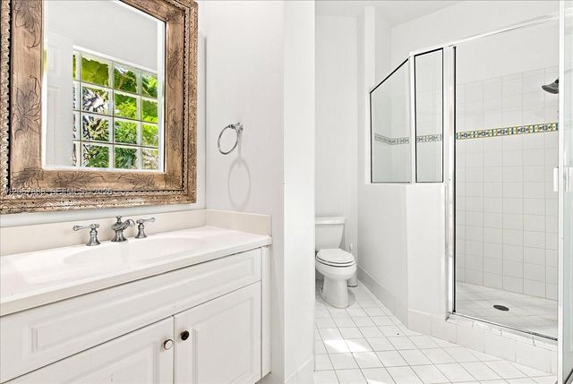 996 Sanibel Dr, Hollywood, FL 33019